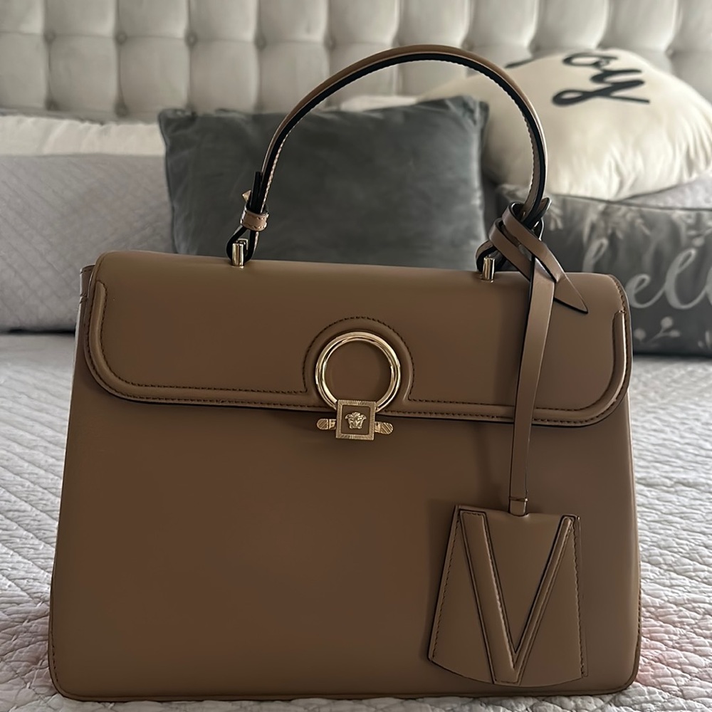 VERSACE
